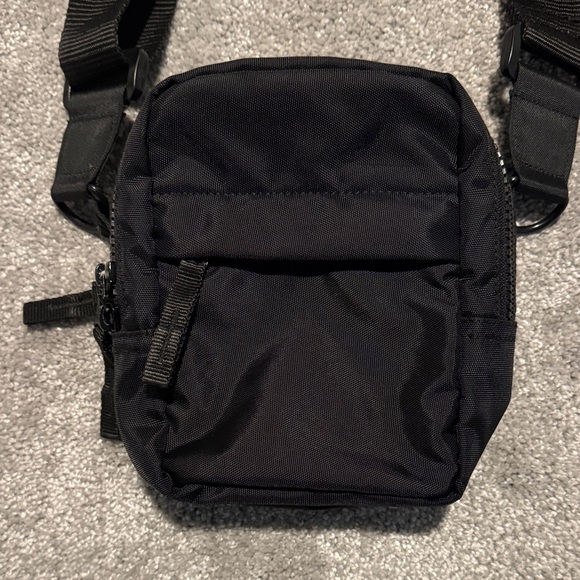 Abercrombie & Fitch Black Belt Bag - Picture 2 of 3